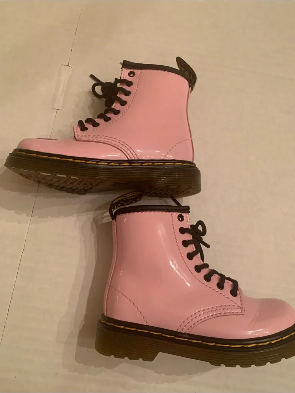 EUC Doc Martins 1460 Little Girl size 7 Pink Patent Leather